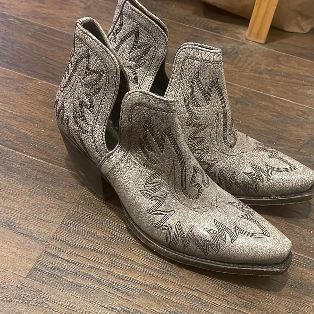 Ariat booties - Picture 2 of 4
